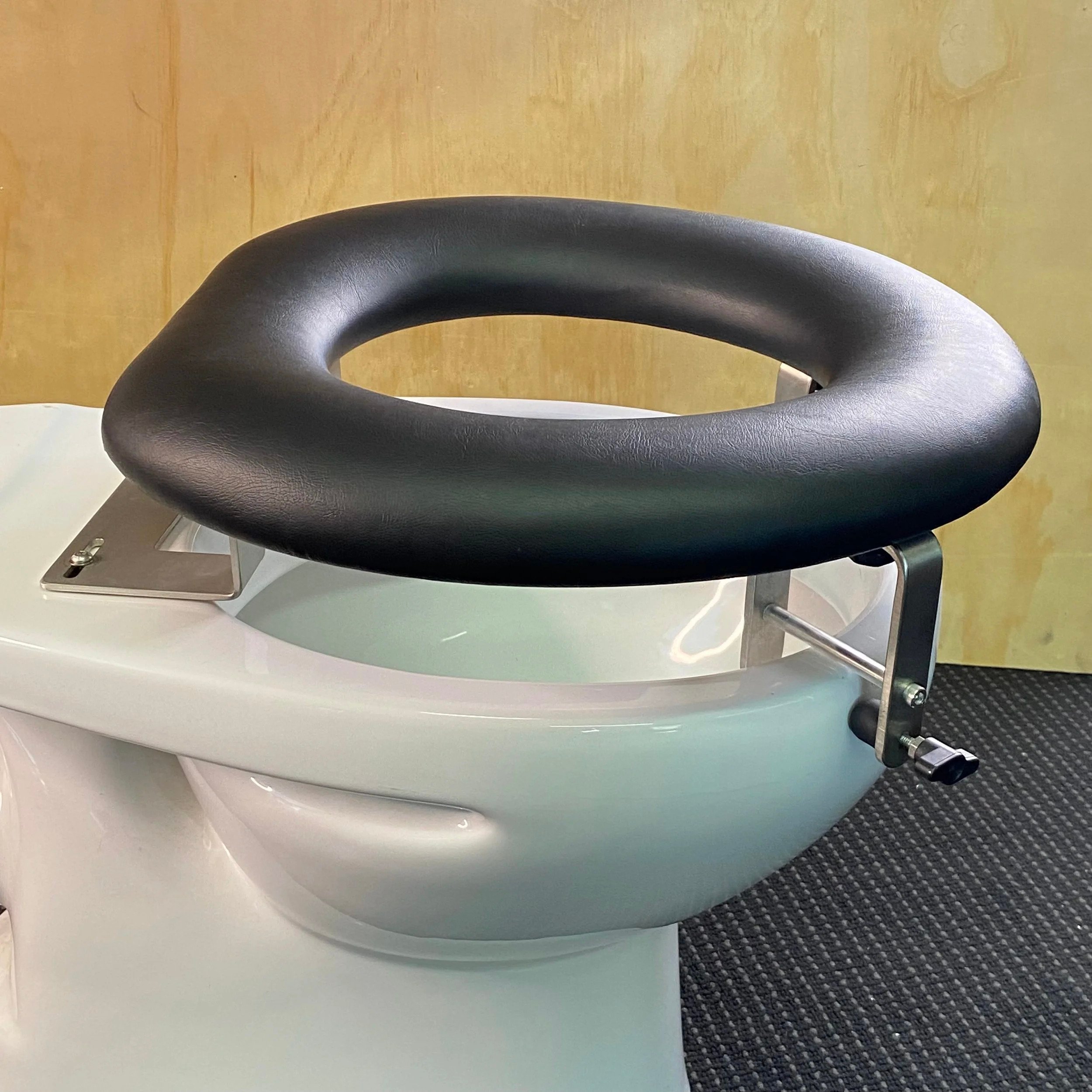 RaisedSeat-FixedBrackets