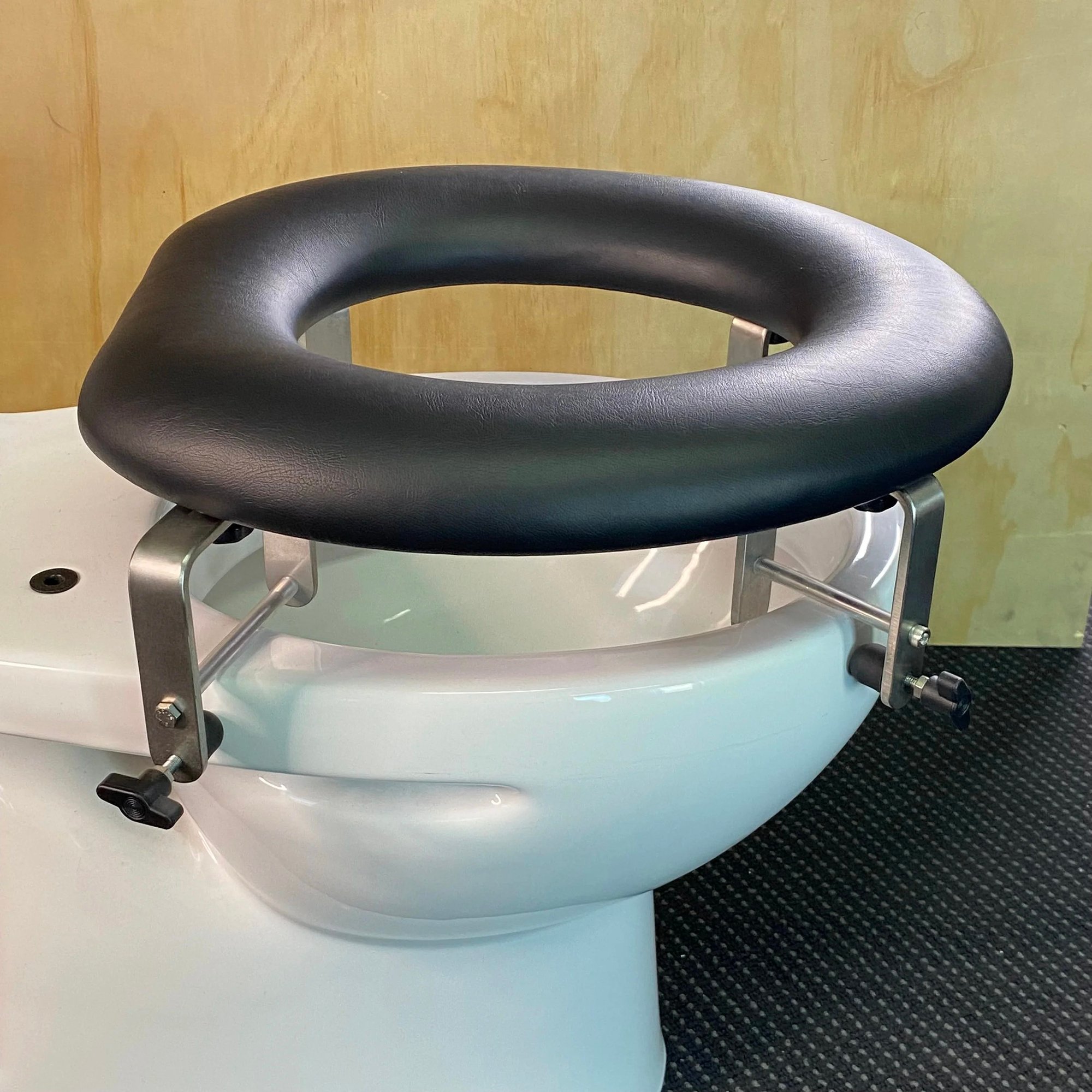 Raisedseat-TravelBrackets2