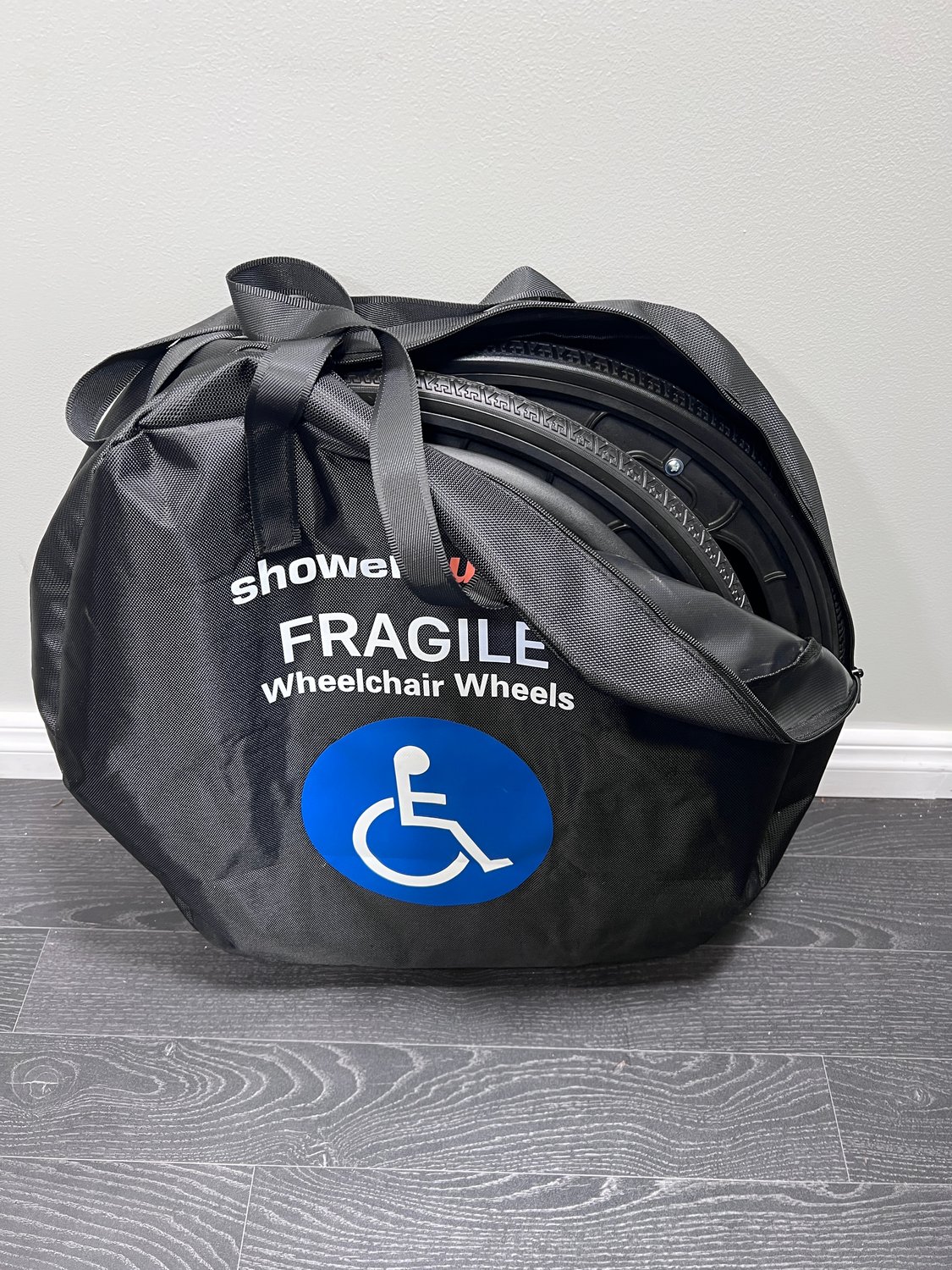 SB7w wheels bag lifestyle